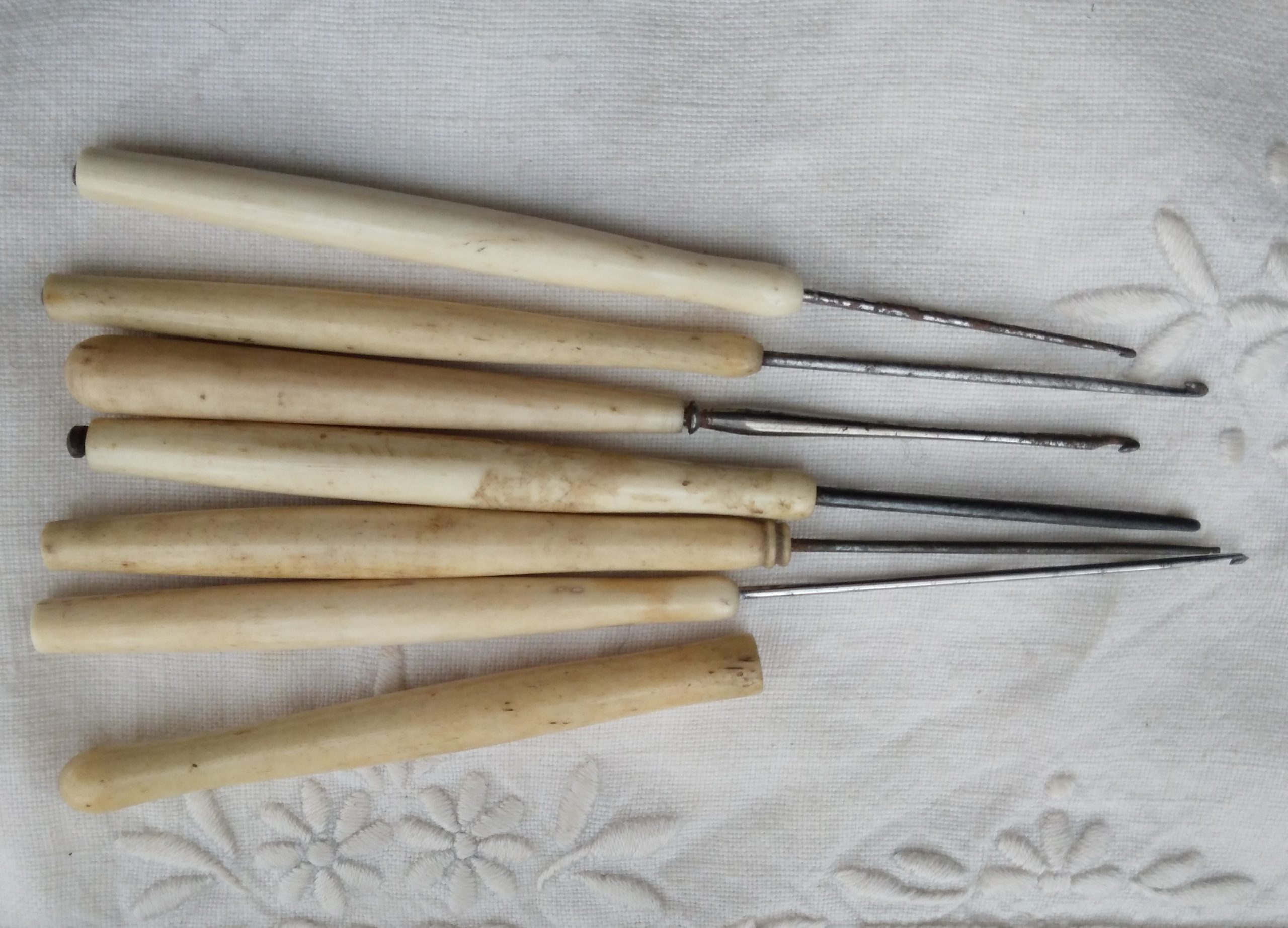 Bone and steel crochet hooks, lacemaking - Image 4