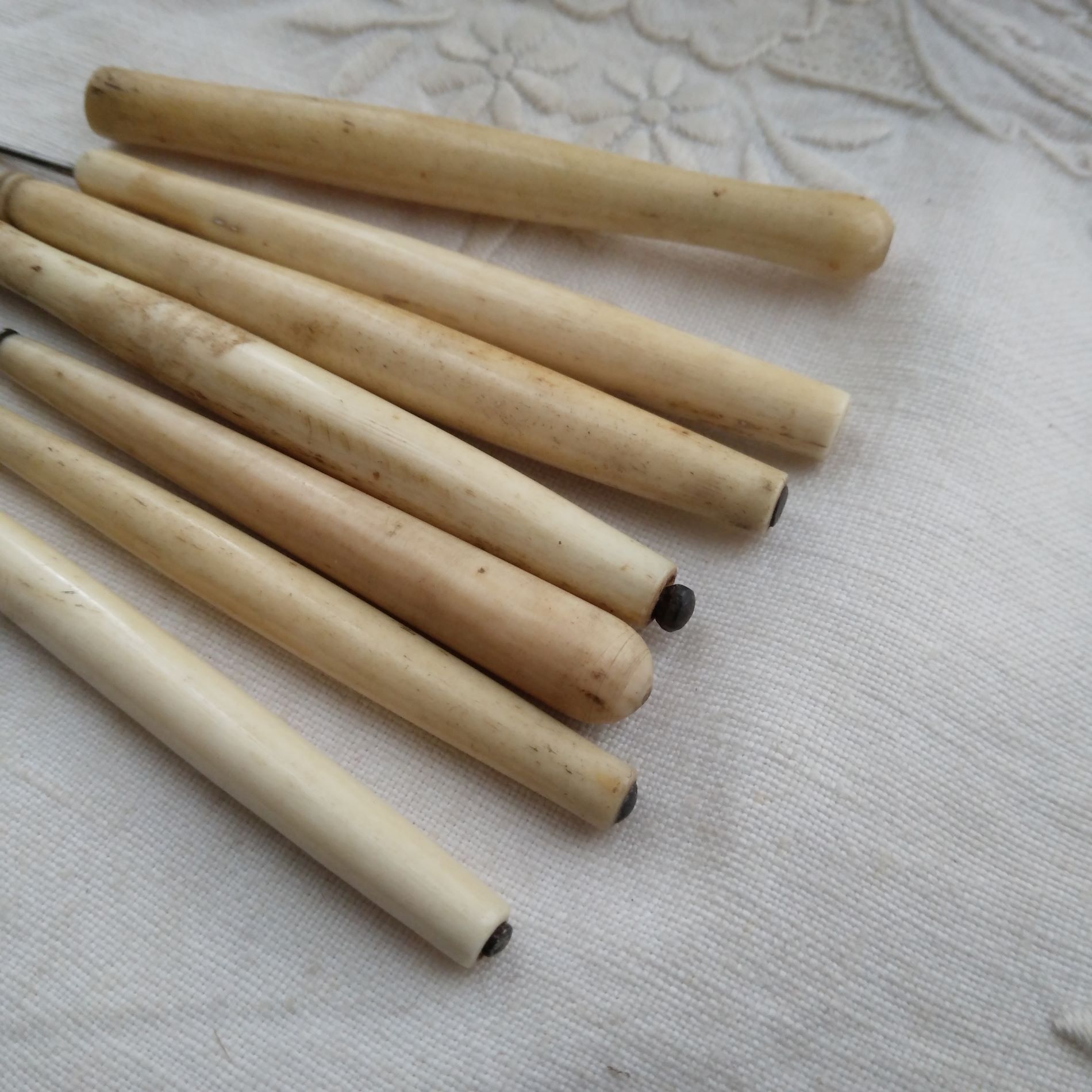 Bone and steel crochet hooks, lacemaking - Image 3