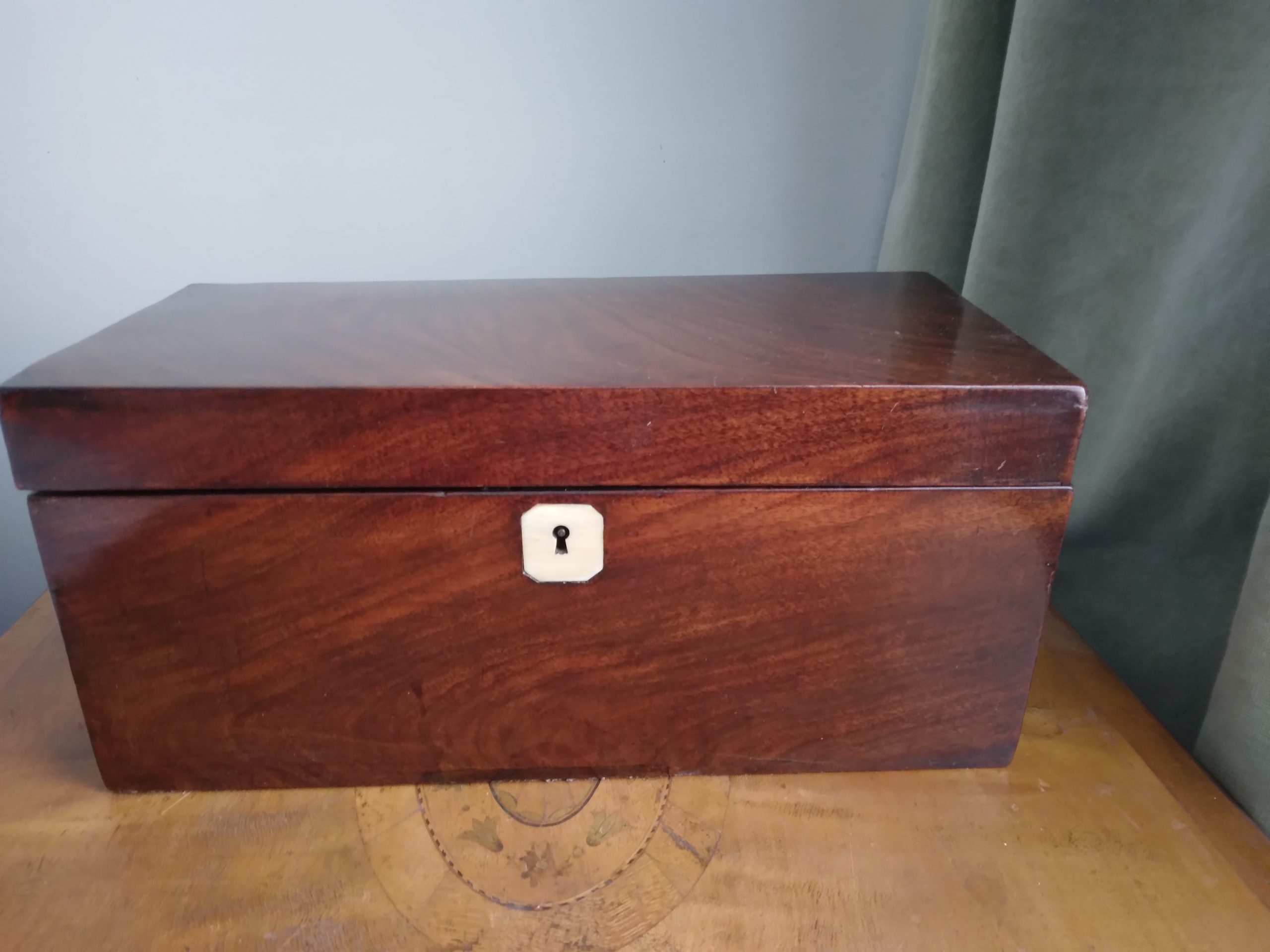 George III mahogany tea caddy - Image 2