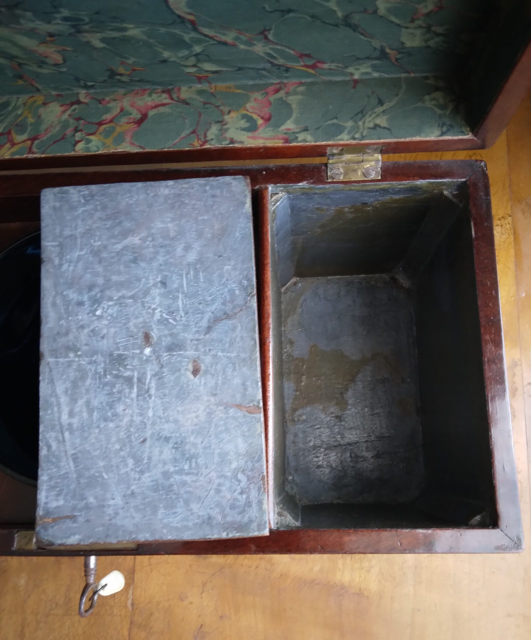 George III mahogany tea caddy - Image 7