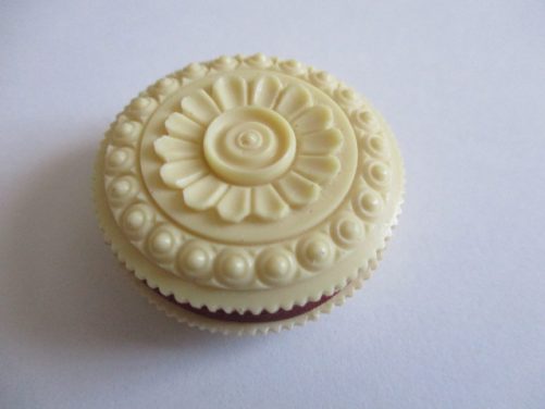 Victorian design pincushion - Image 2