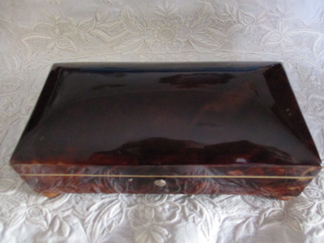 Tortoiseshell sewing box - Image 5