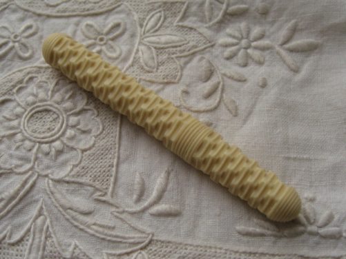 Basket weave needlecase
