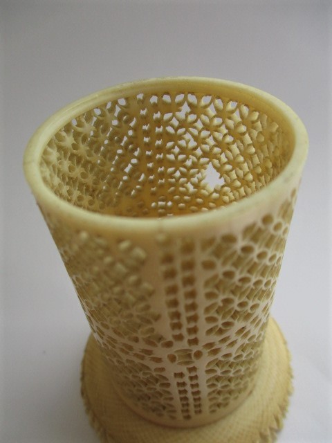 Small Chinese pierced brush pot - Image 4