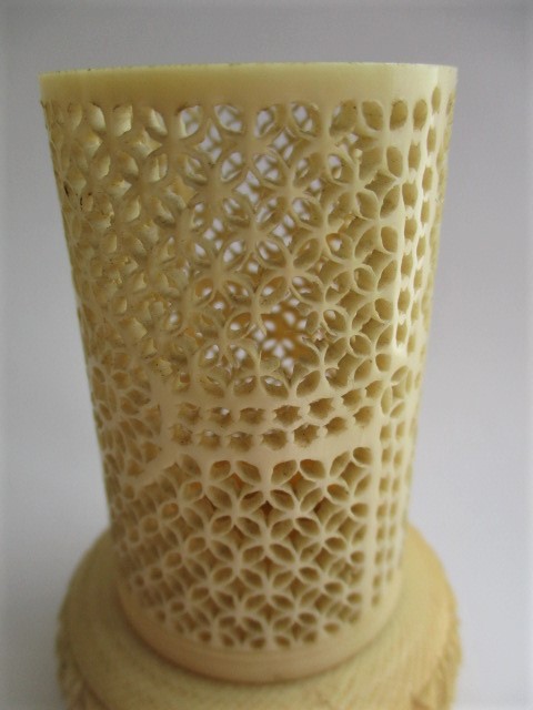 Small Chinese pierced brush pot - Image 3