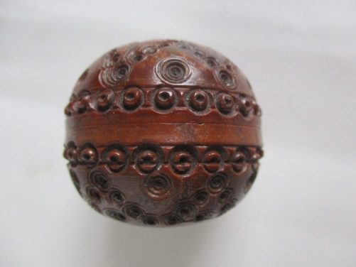 Coquilla nut pill box - Image 2