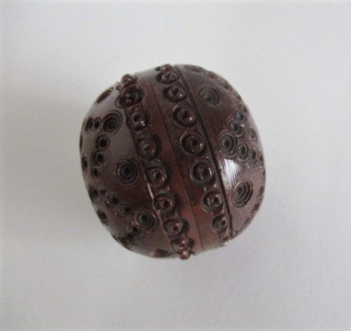 Coquilla nut pill box - Image 3