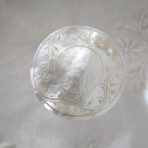 Mother of pearl thread reel, Georgian