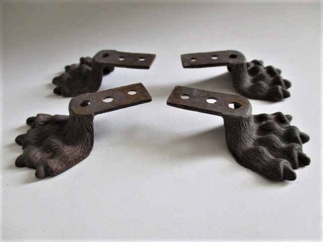 Hairy lions paw feet for boxes