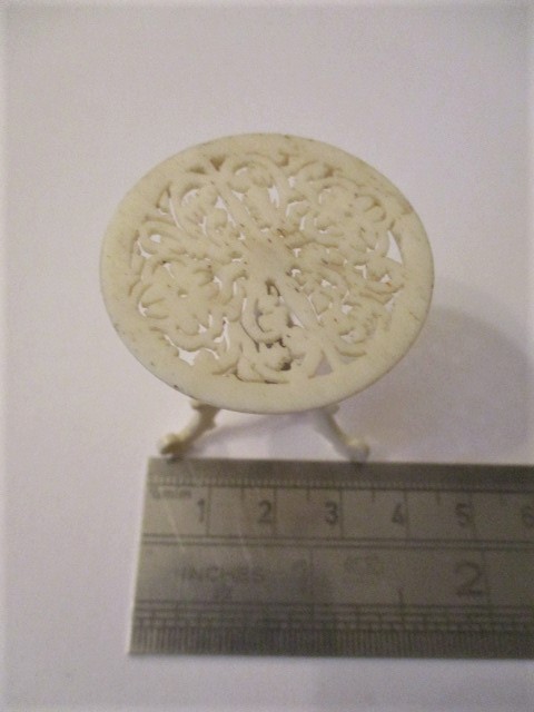 Miniature bone filigree table - Image 3