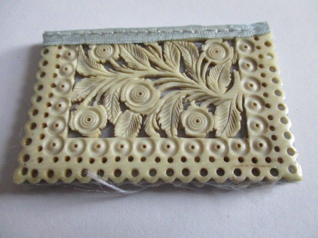Ivory needle book, floral, pierced - Image 2