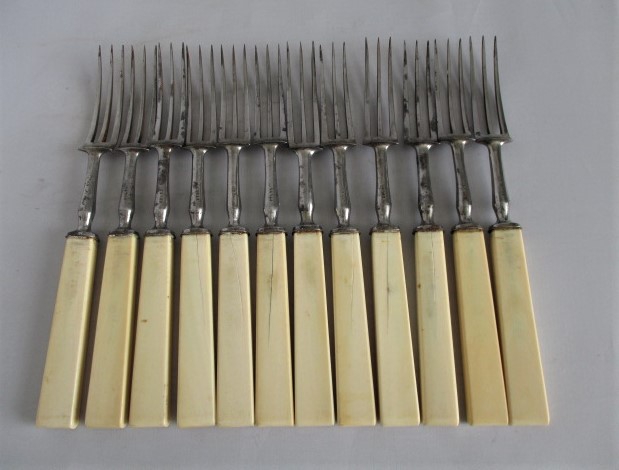 Home - Rod Naylors Antique Restoration