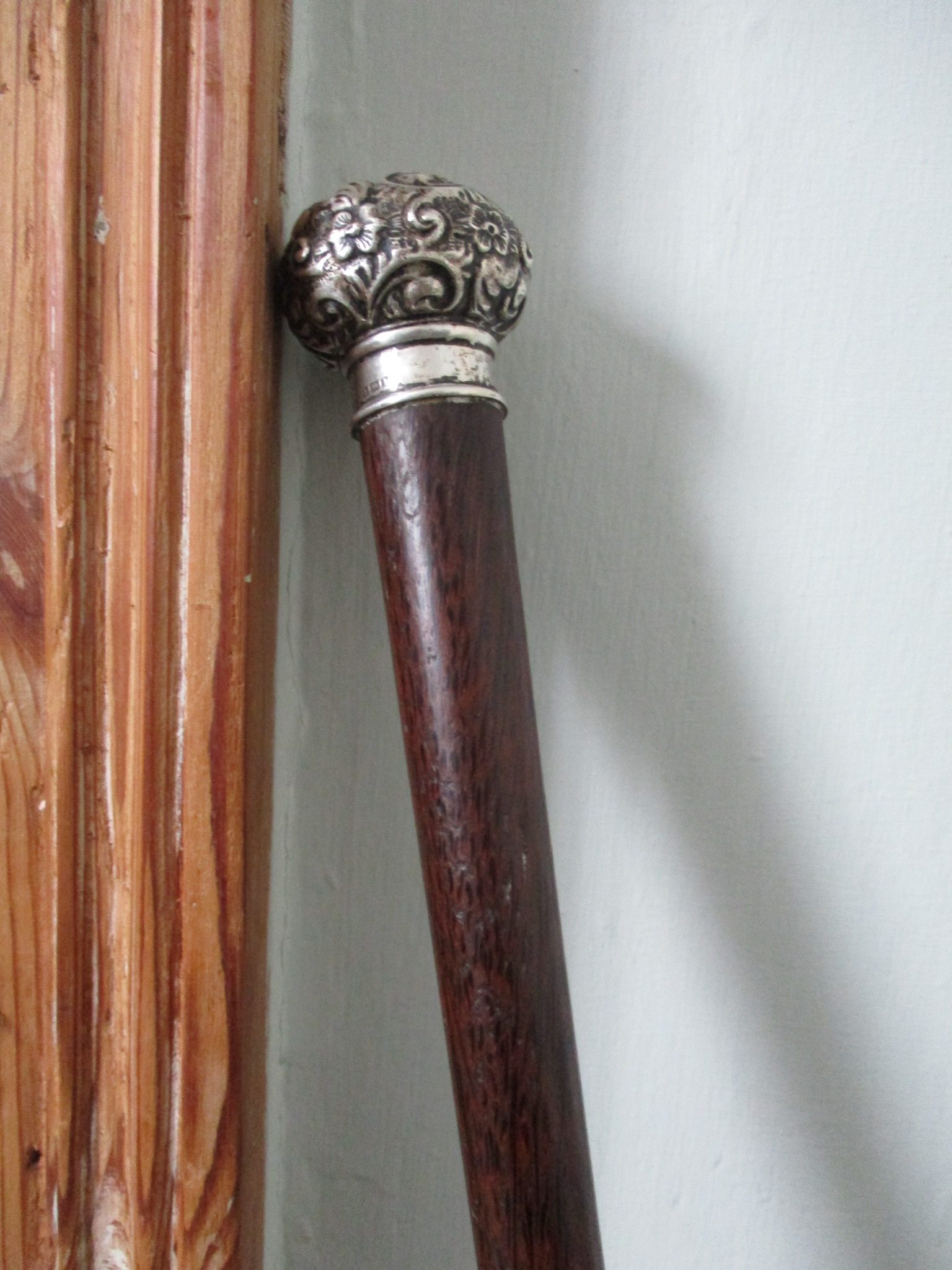 Silver top palm wood walking cane - Image 4