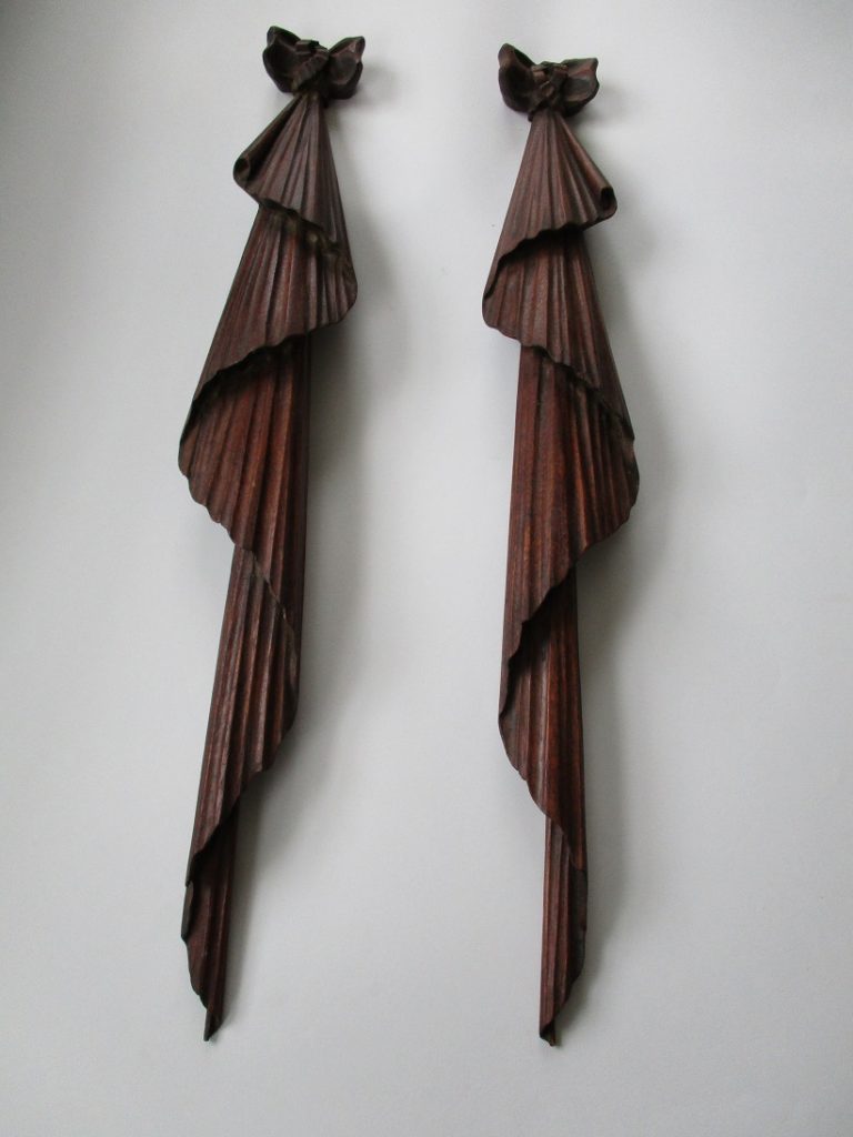 Swag and ribbon carving - Rod Naylors Antique Restoration
