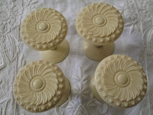 Reel holder, Victorian swirl