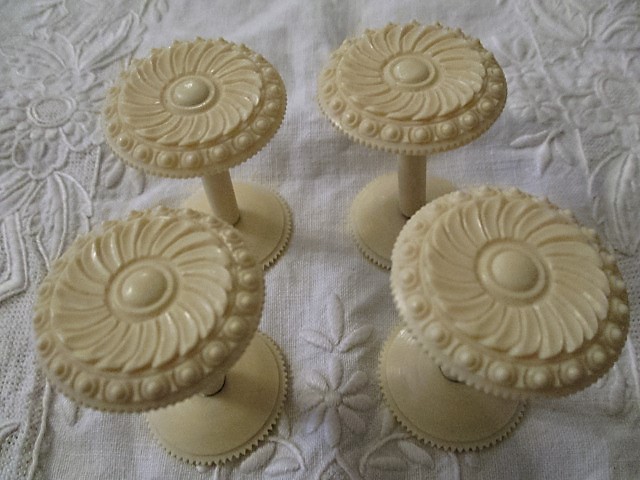 Reel holder, Victorian swirl - Image 2